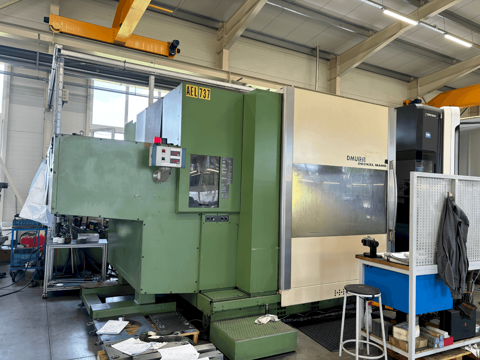 Front view of DMG MORI DMU 125 machine