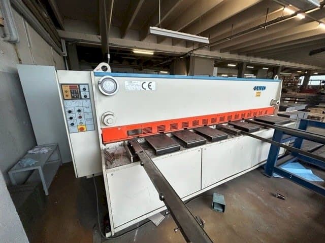 Front view of LVD HST-C 31/6  machine