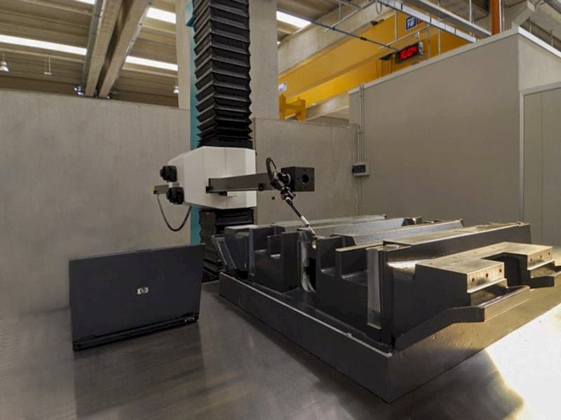Front view of Hexagon Metrology Poli Globo machine