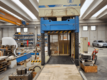 Front view of MILLUTENSIL MIL163 machine