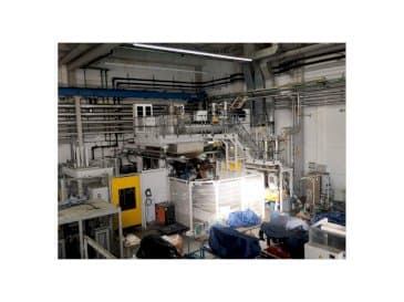 Front view of EXTRAPLAST 140to machine