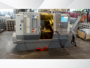 Front view of HAAS SL-20TBHE machine