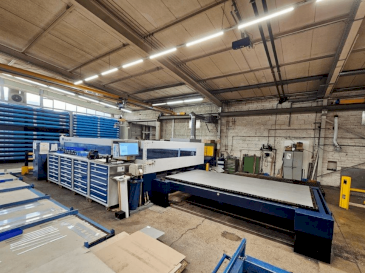 Right side view of TRUMPF TruLaser 3040 5kW CO2  machine
