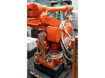 Front view of ABB IRB 4400  machine
