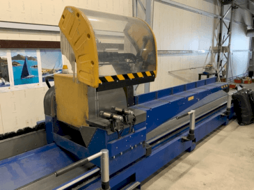 Front view of SCHÜCO PDG e-Cut 600  machine