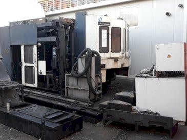 Front view of Makino A77  machine