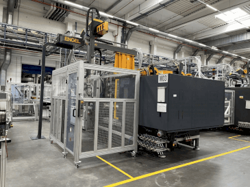 Front view of Engel DUO 4550/650 machine