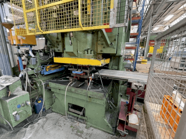 Front view of ERFURT PEEX 2 315/1400x880/20-160 machine