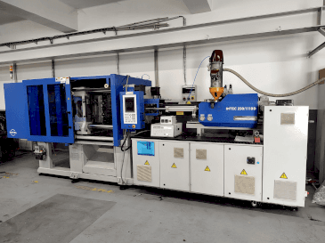 Front view of INVERA Intec 250/1110 machine