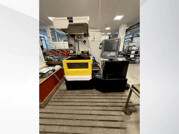 Front view of FANUC Robocut alpha-C400iB machine