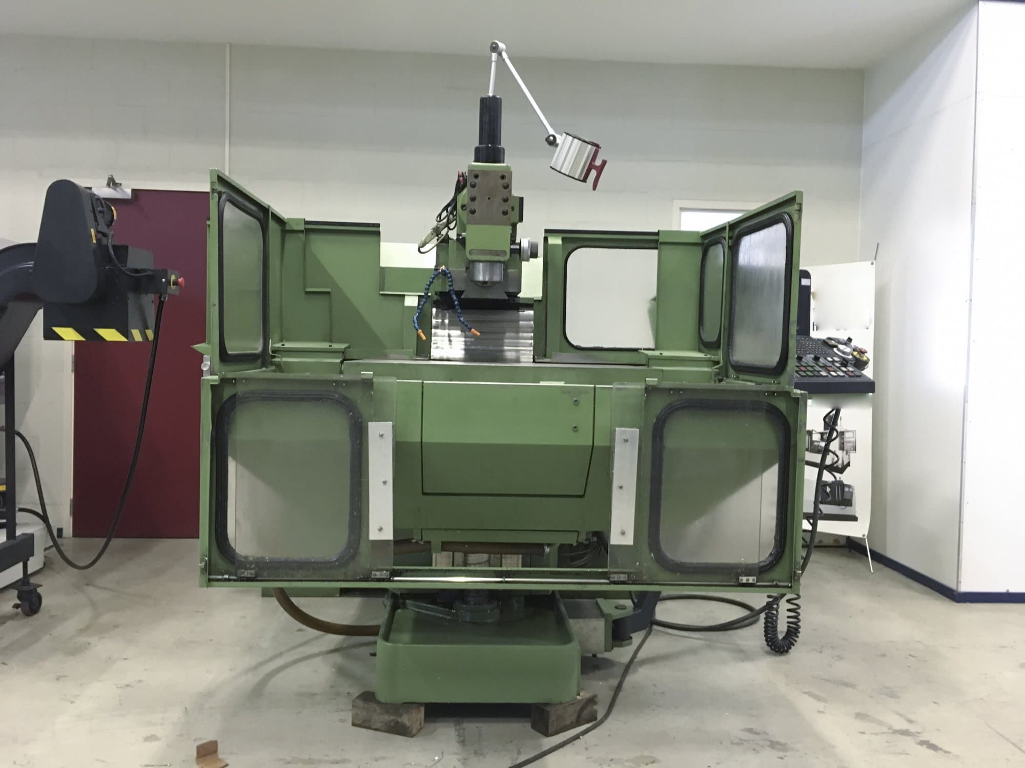 Front view of DECKEL FP4A Machine