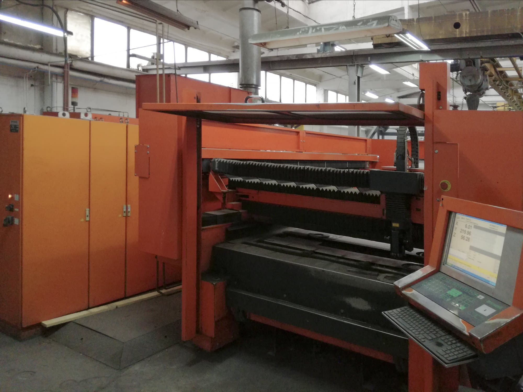 Right view of Bystronic BySprint 3015 Machine