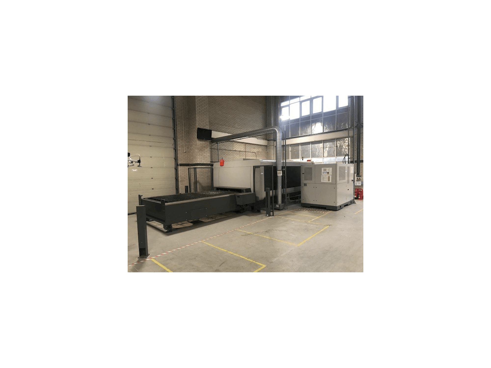 Front view of Bystronic BySprint Fiber 3015 machine