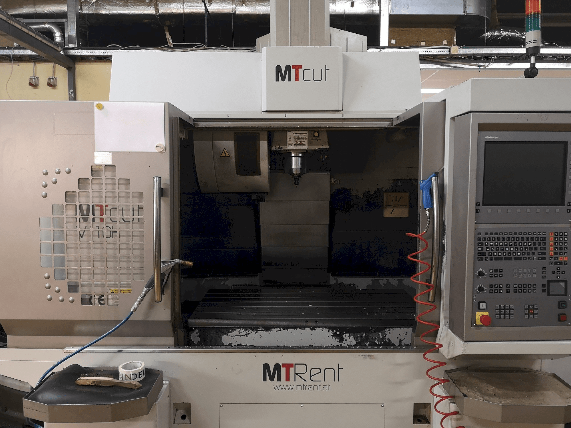 Front view of MT Cut V110H machine