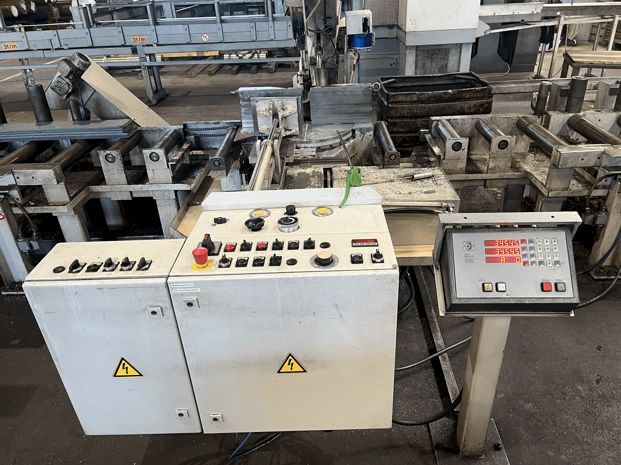 Front view of KASTO cut DU 4 machine