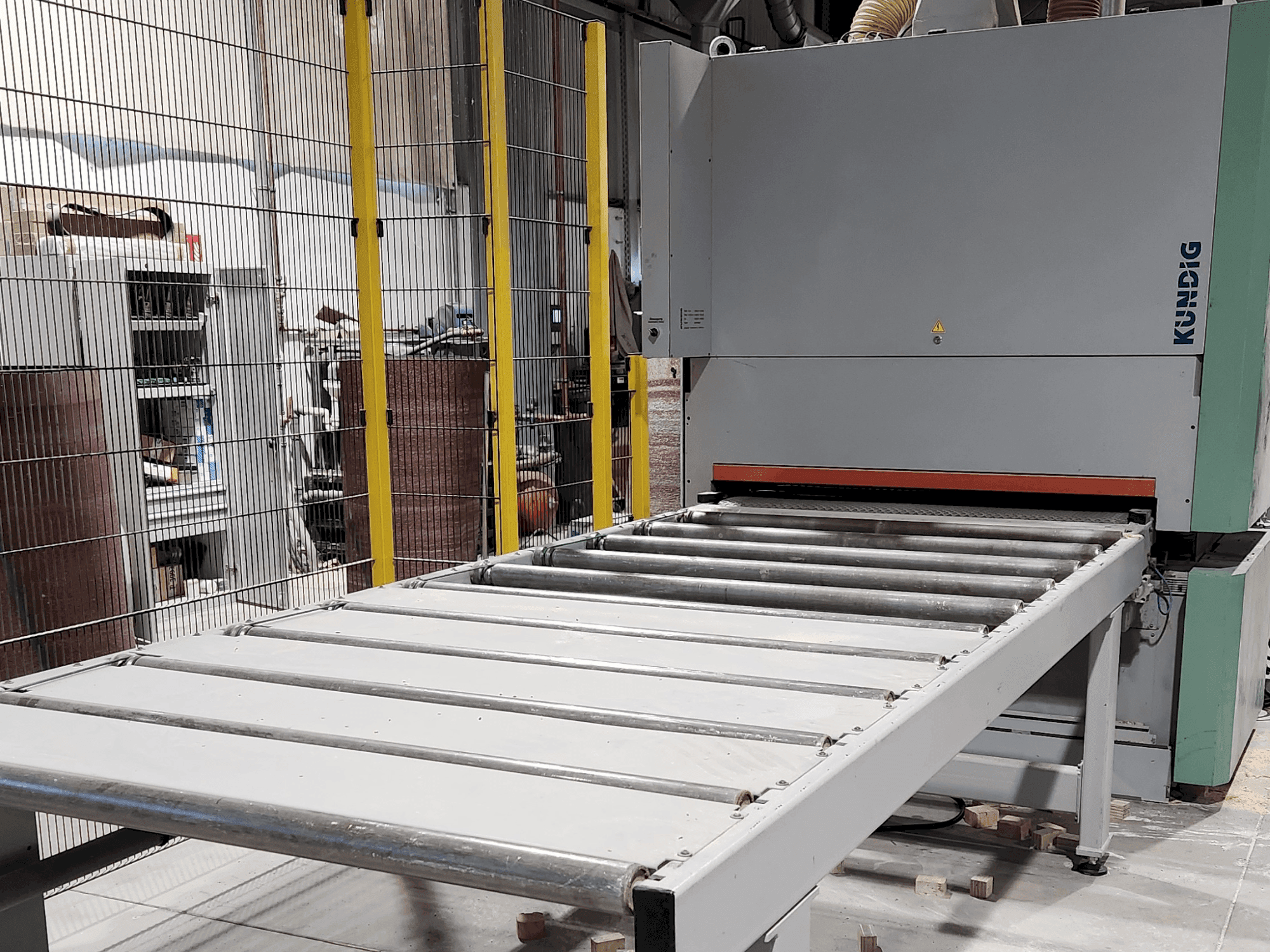 Front view of Kundig Premium-2 1350-RG machine