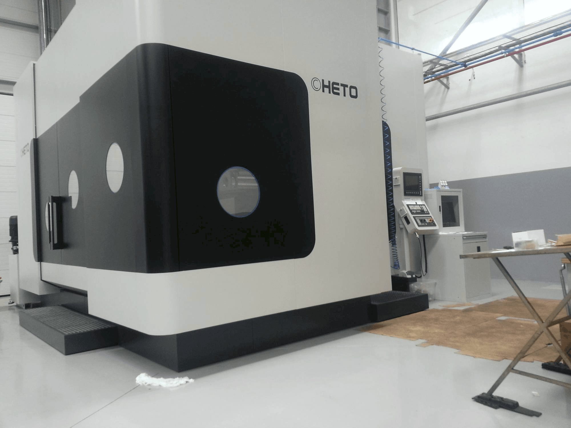 Front view of CHETO IX3000 machine