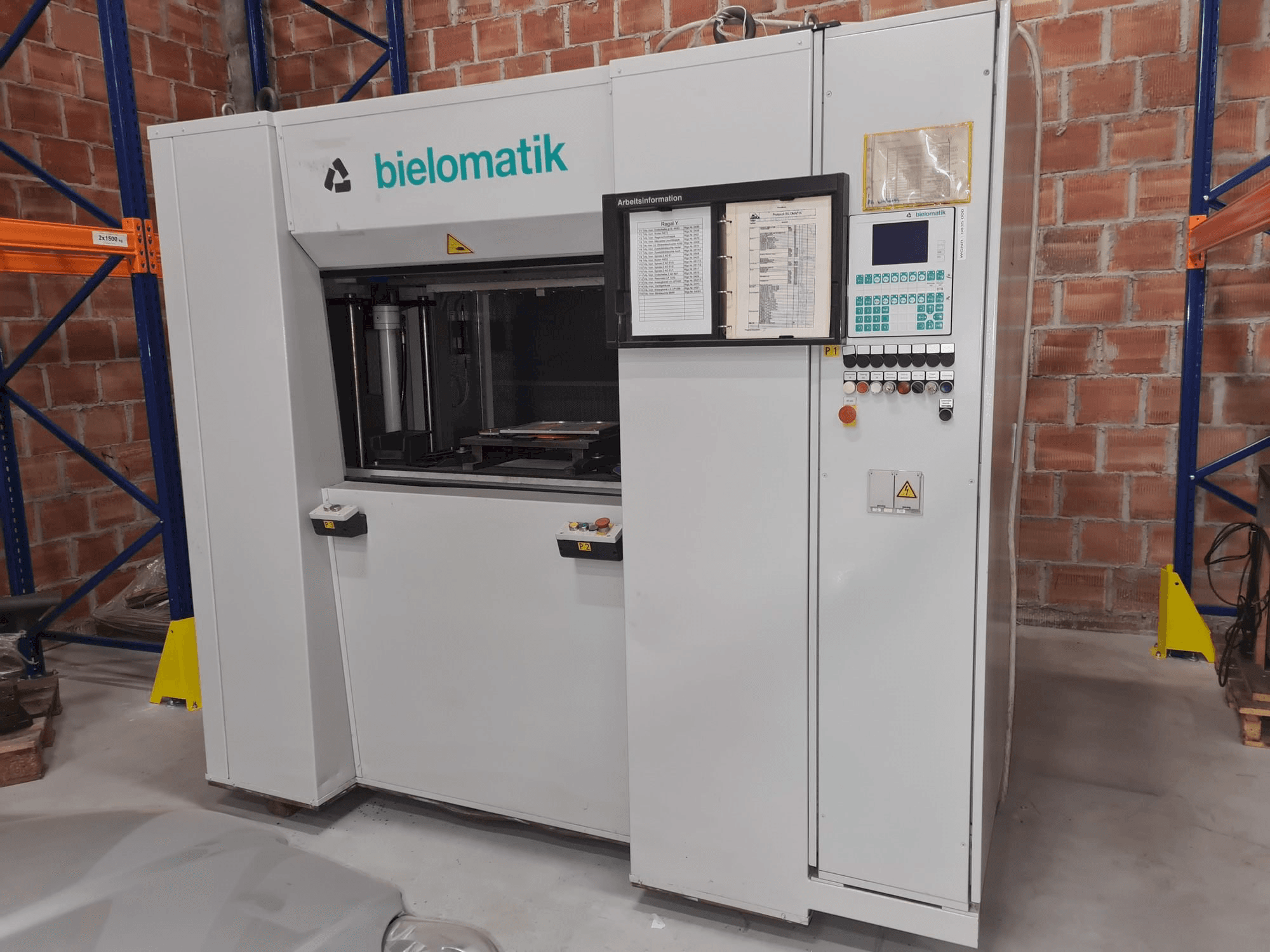 Front view of bielomatik K3215 machine