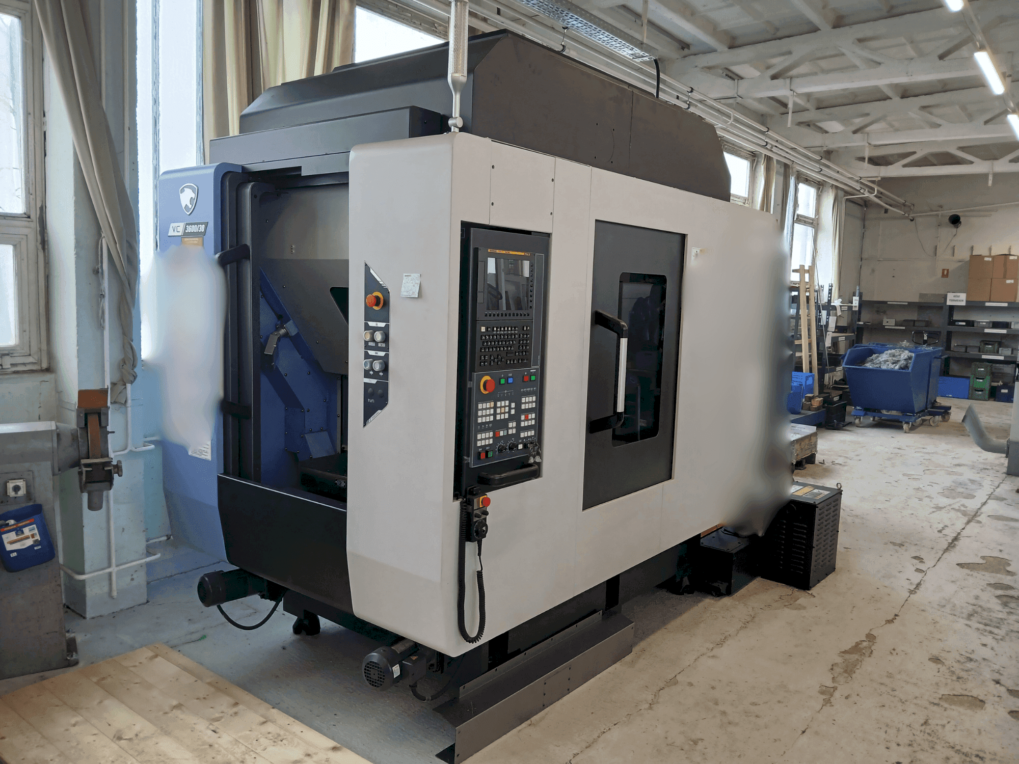 Front view of DN SOLUTIONS VC 3600/30 machine