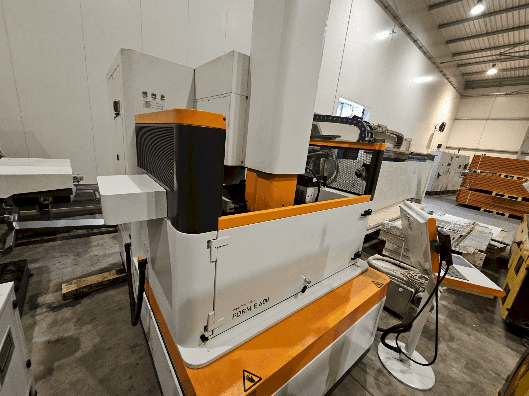 Front view of AgieCharmilles Form E 600 machine