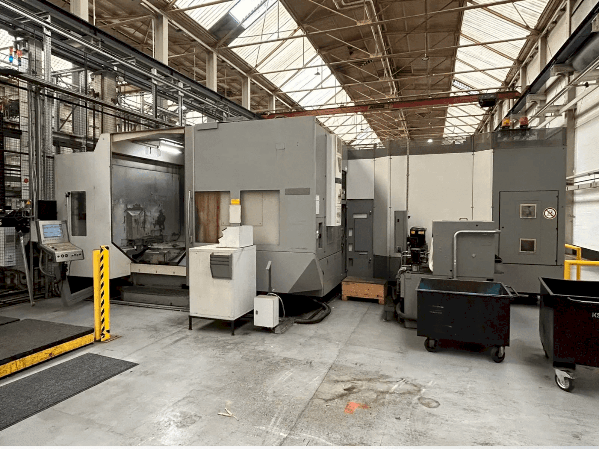 Front view of DMG DMC 100 H machine