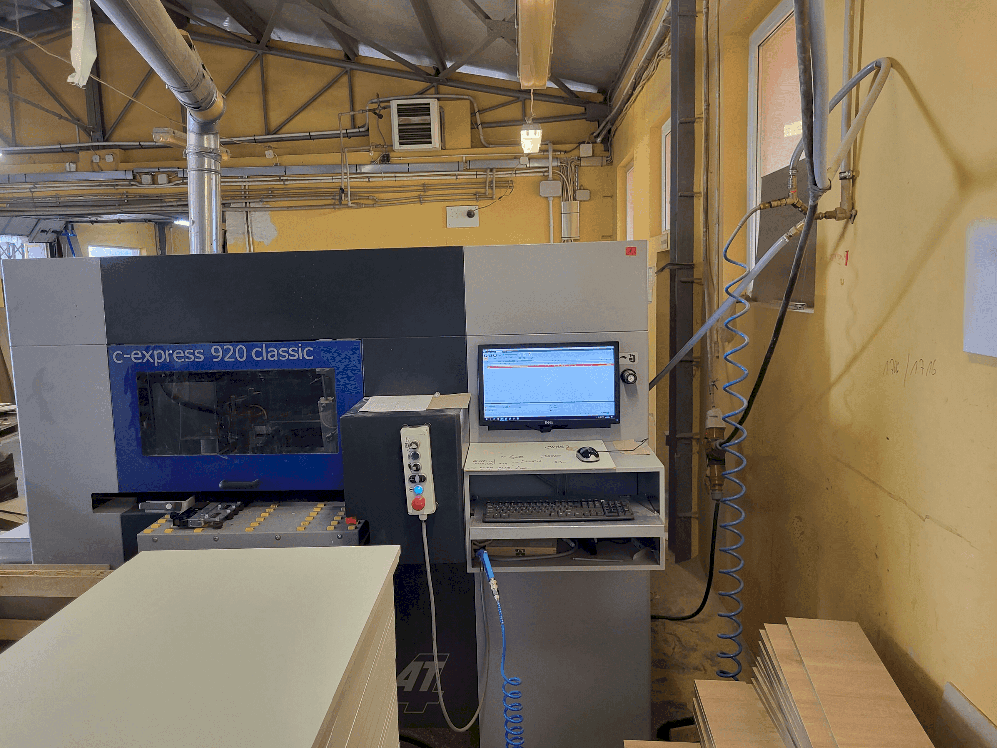 Front view of FELDER FORMAT 4 C-Express Classic machine