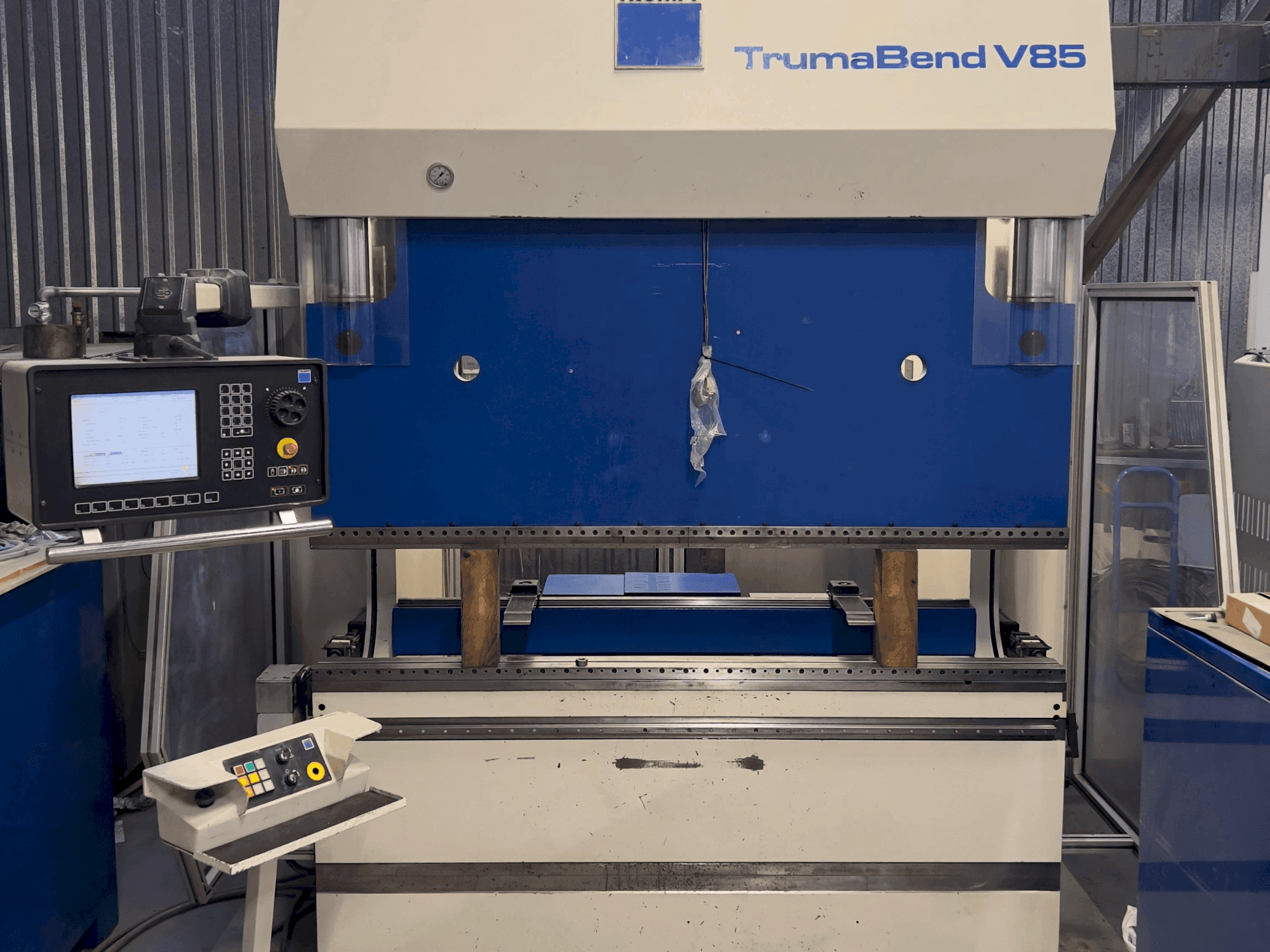 Front view of TRUMPF TrumaBend V85 machine