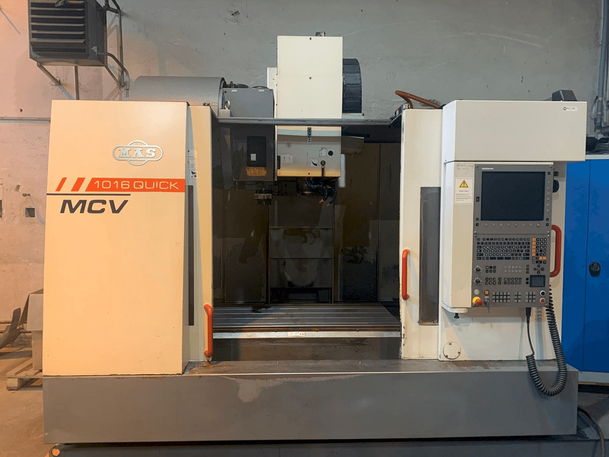 Front view of KOVOSVIT MAS MCV 1016 QUICK machine