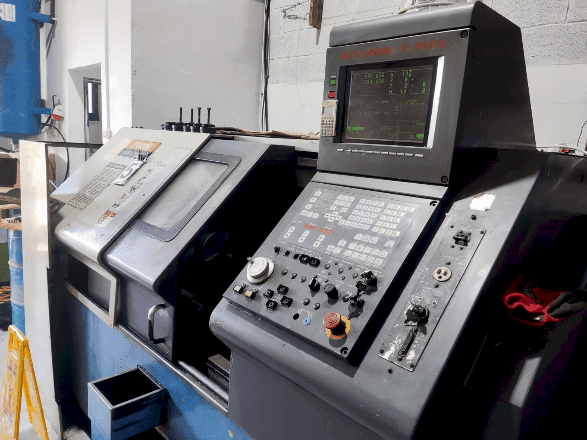 Front view of Mazak Quick Turn 20 (1996) machine