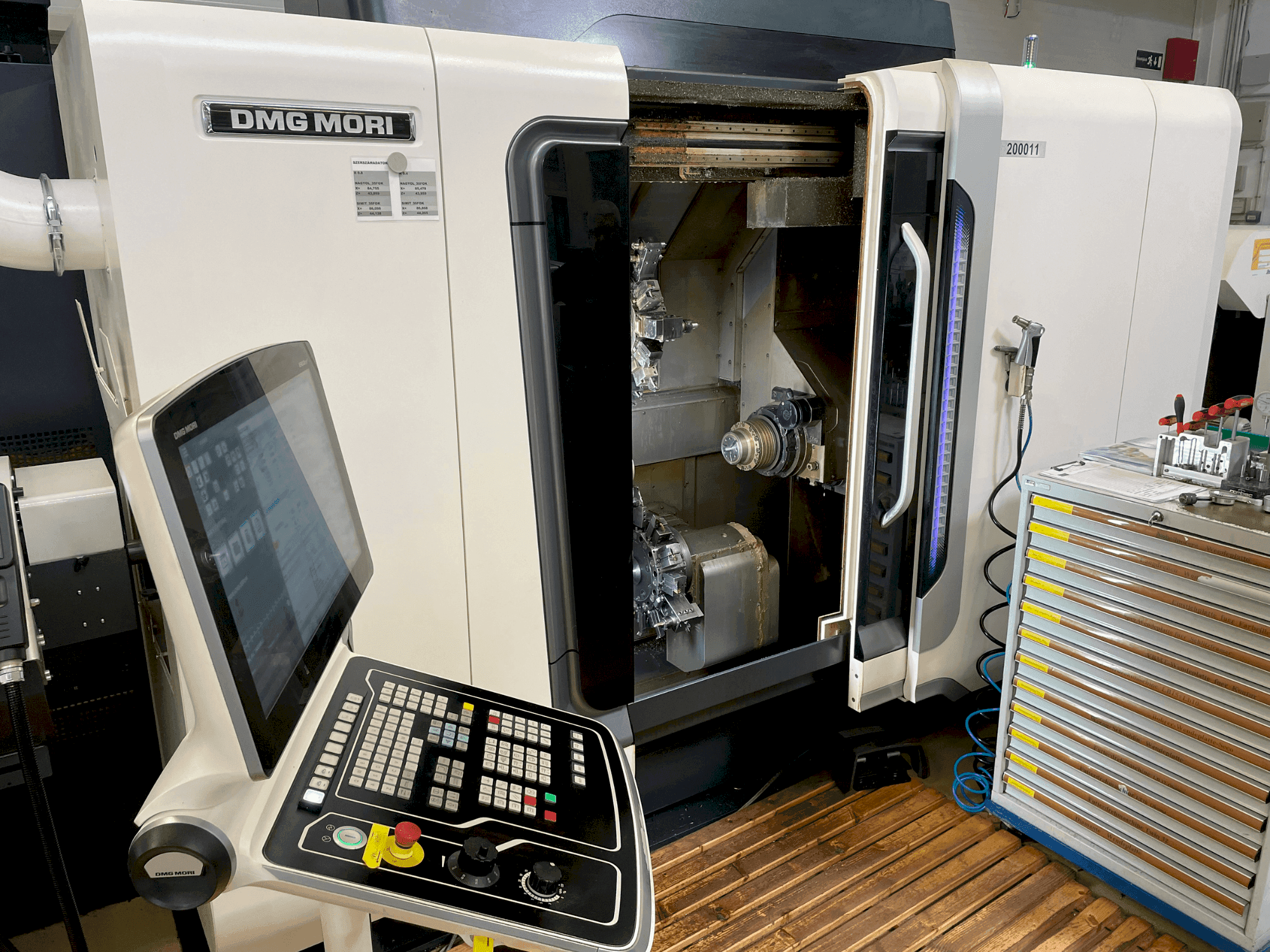 Left view of DMG MORI Sprint 50 2T machine