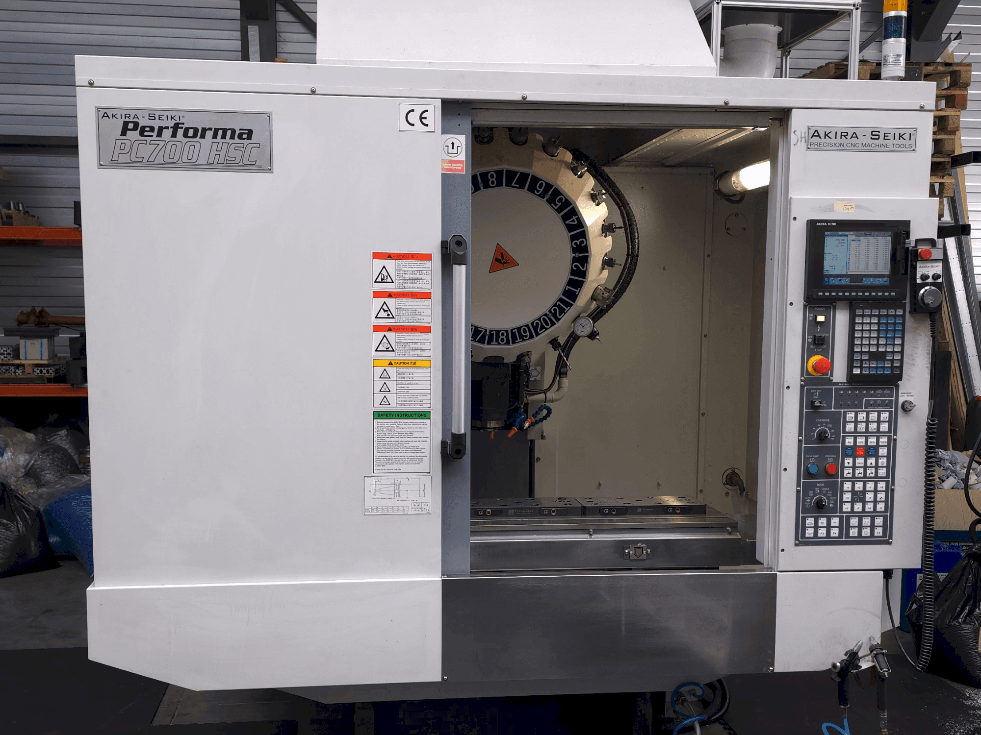 Front view of Akira Seiki PC700HSC machine