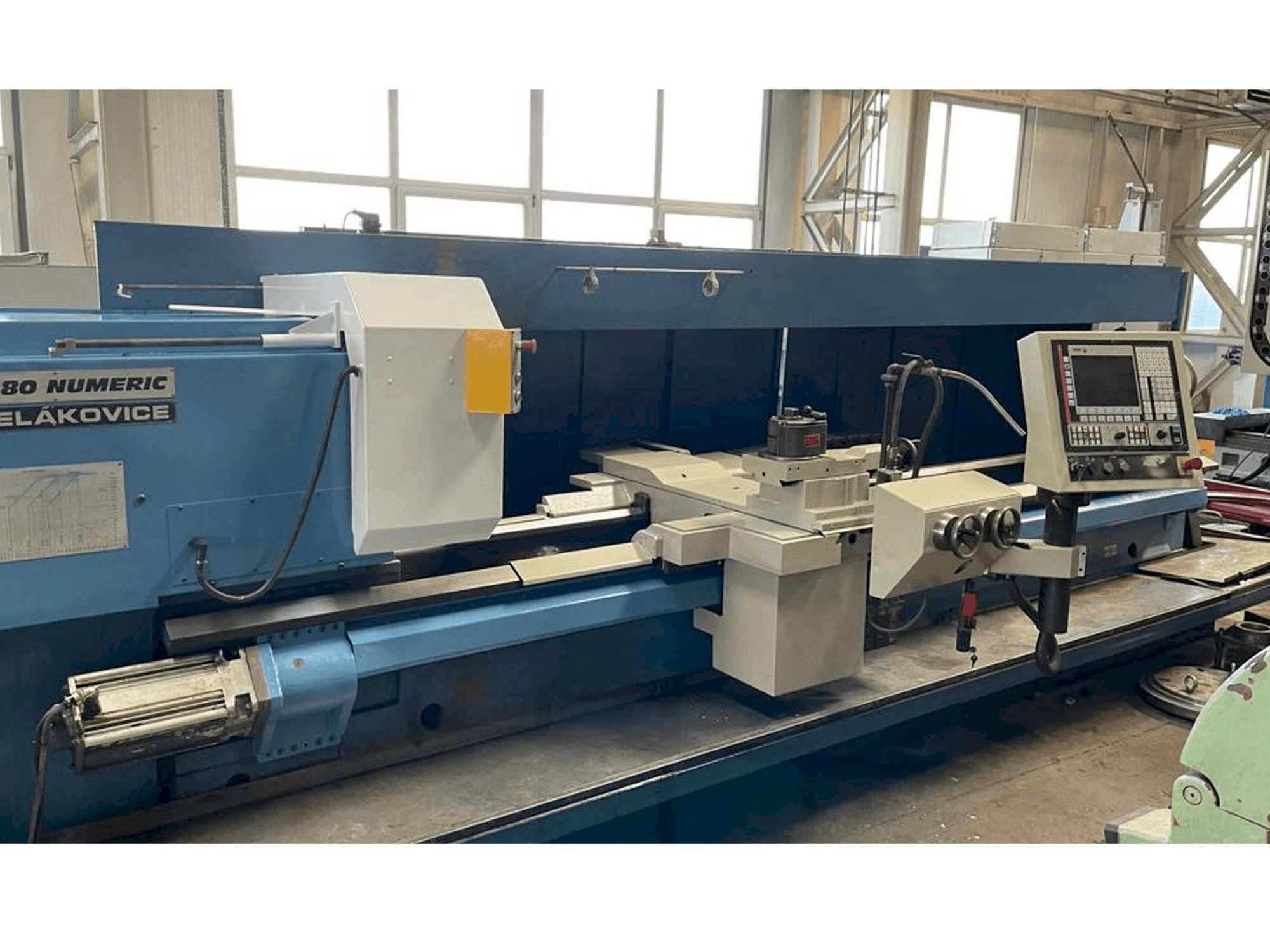 Front view of TOS SUA 80 / 3500 machine