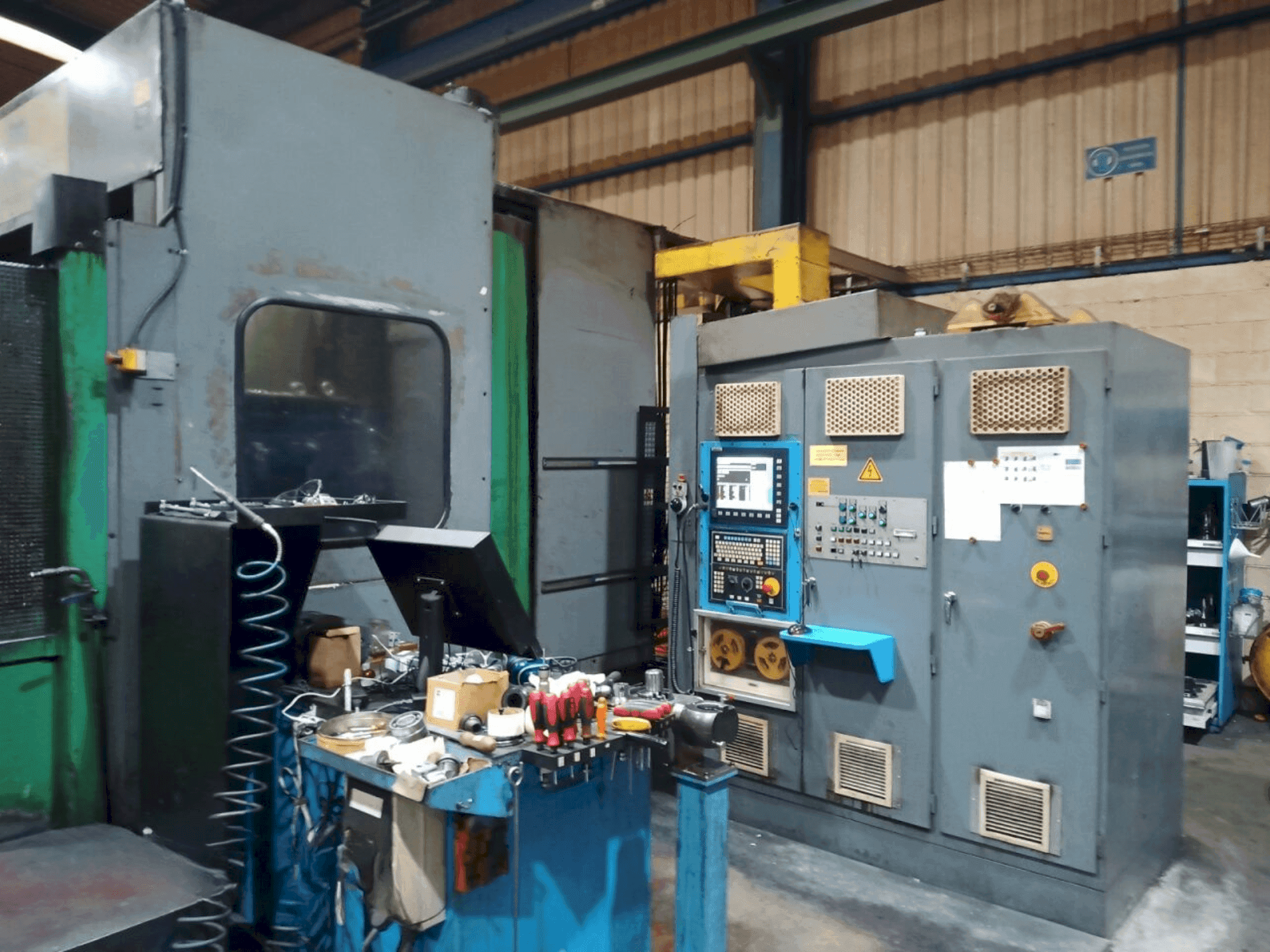 Front view of Correa XB-420 machine