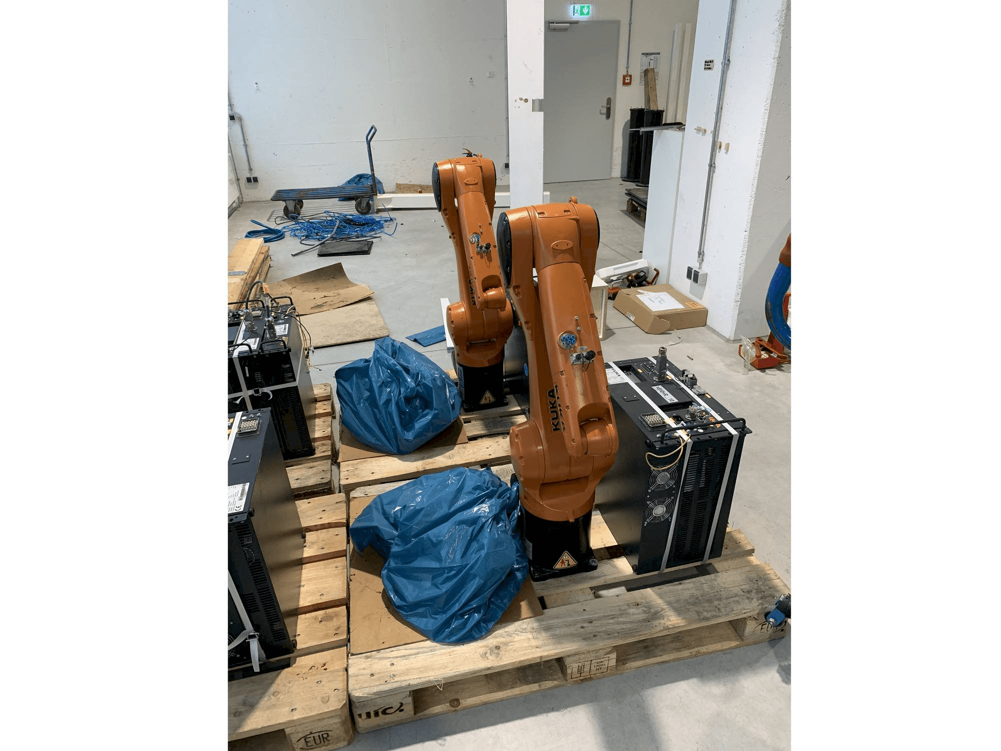 Front view of KUKA KR10 R1100 with KR C4 COMPACT Controller machine
