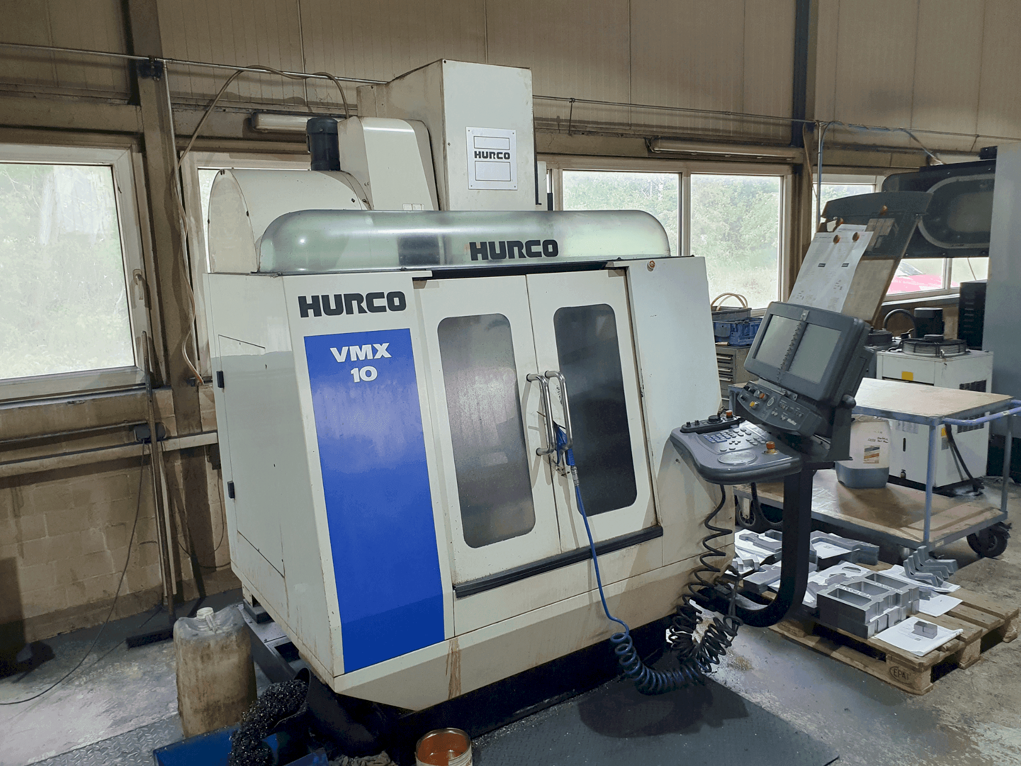 Front view of Hurco VMX10 (2011) machine