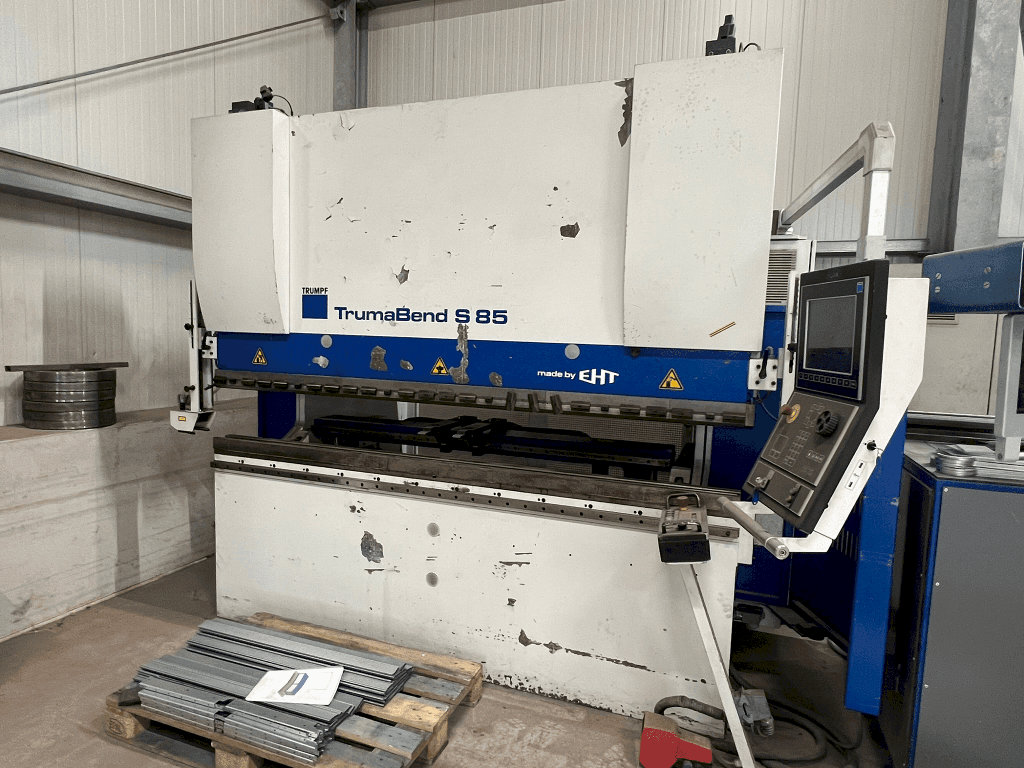 Front view of TRUMPF TrumaBend S 85 - 25 machine