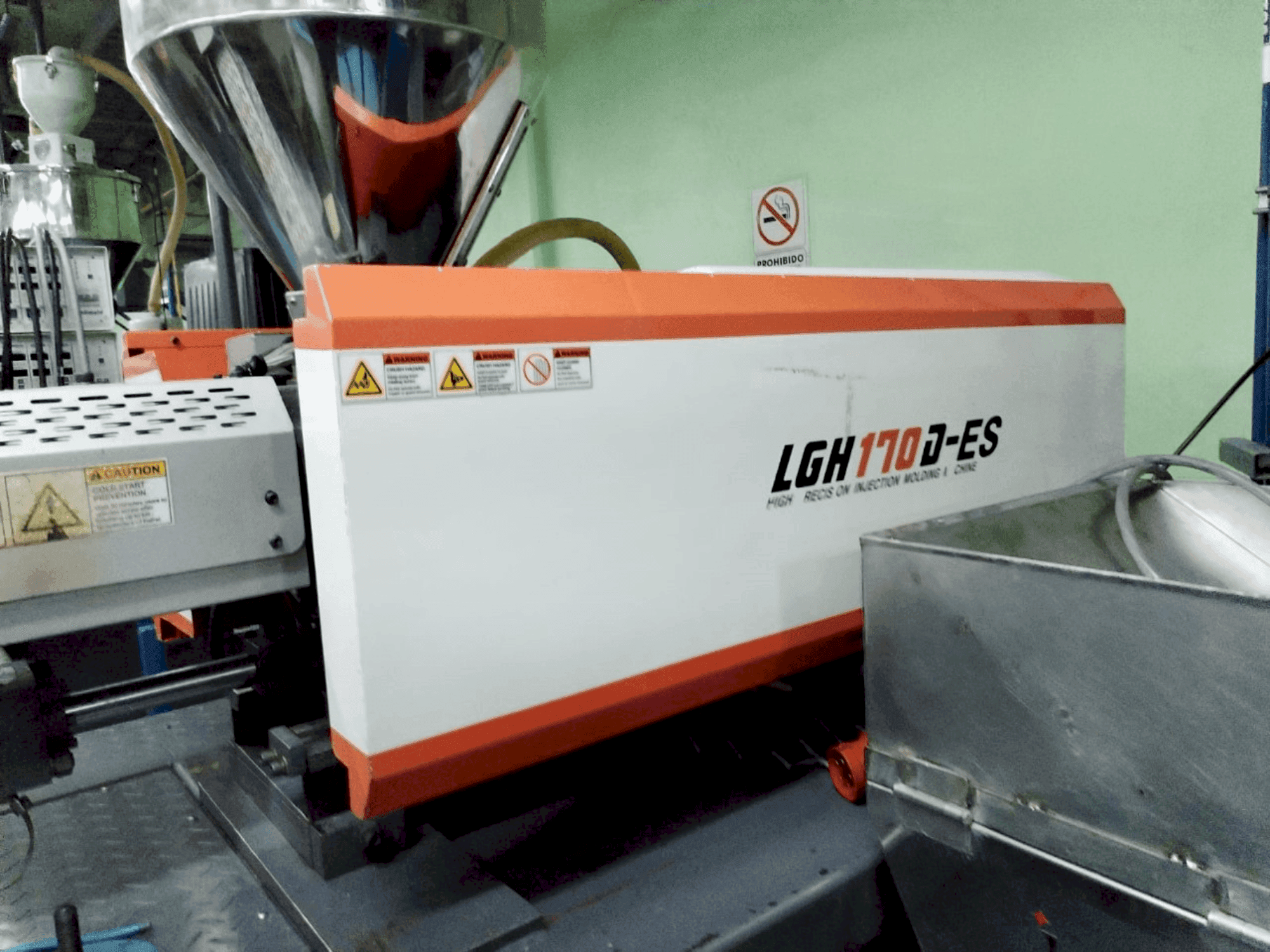 Front view of LS MTRON LGH 170D-ES machine