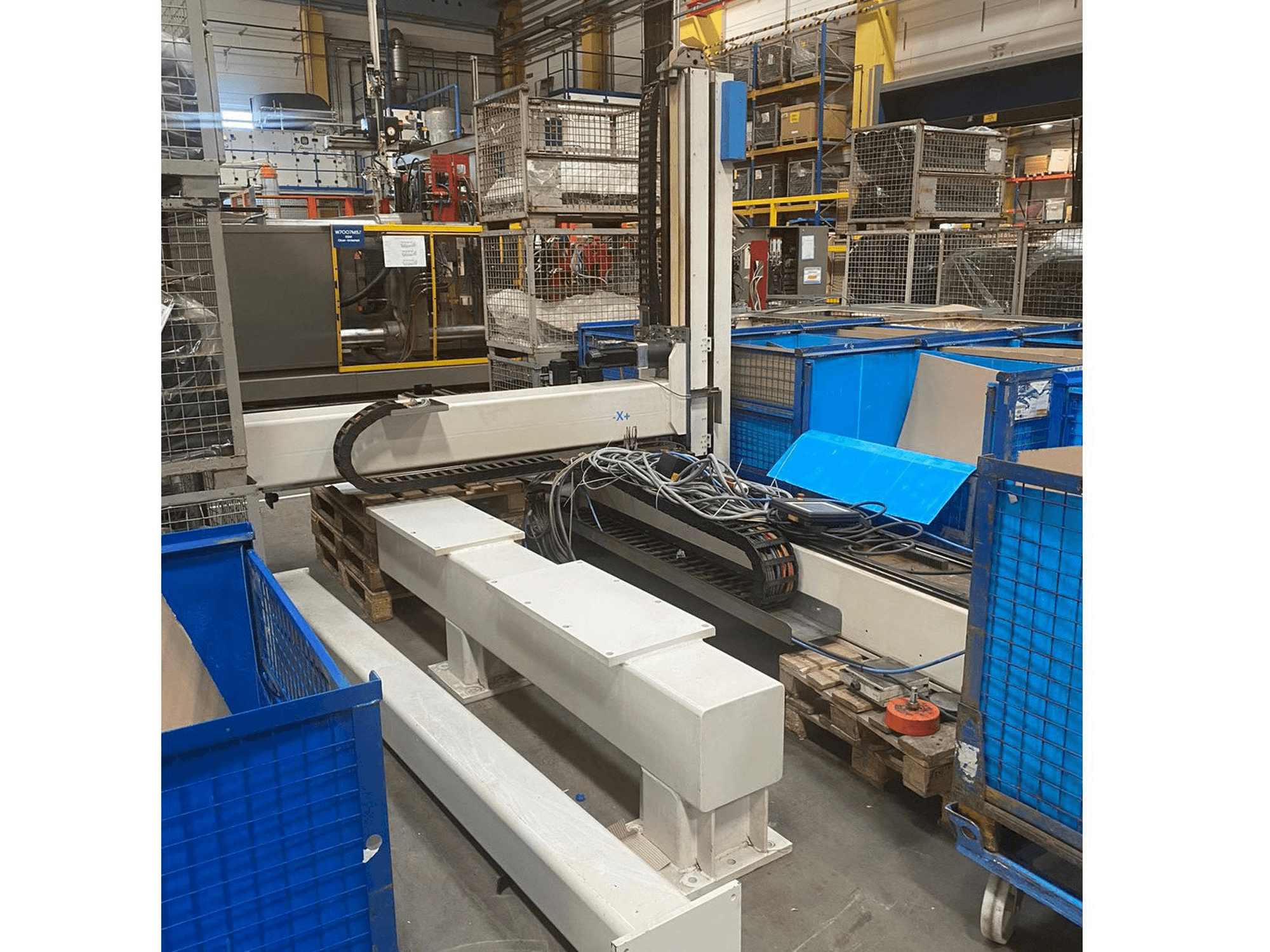 Front view of Krauss Maffei LRX-S 500 machine