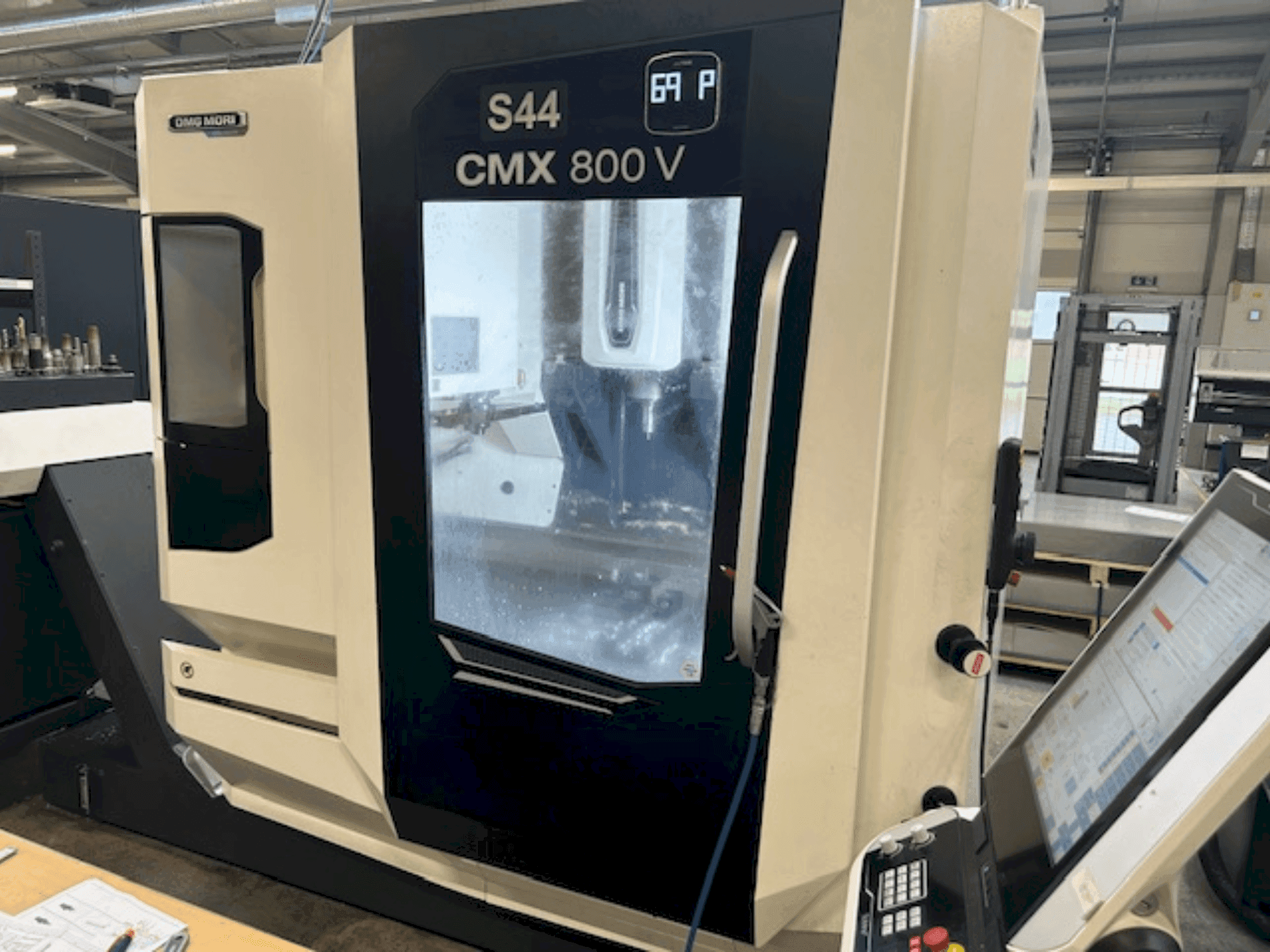 Front view of DMG MORI CMX 800 V machine