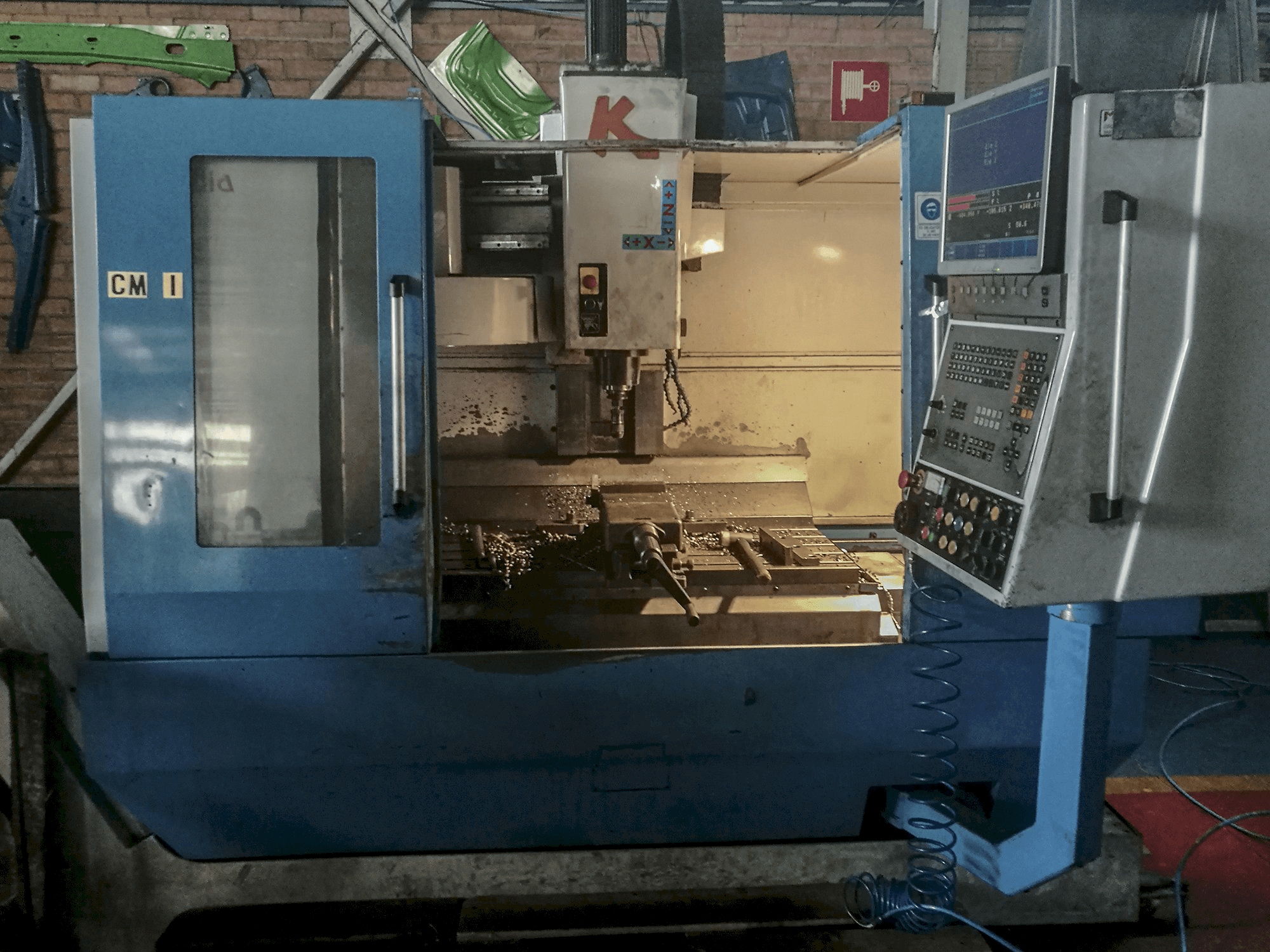 Front view of KONDIA B-1050 Machine