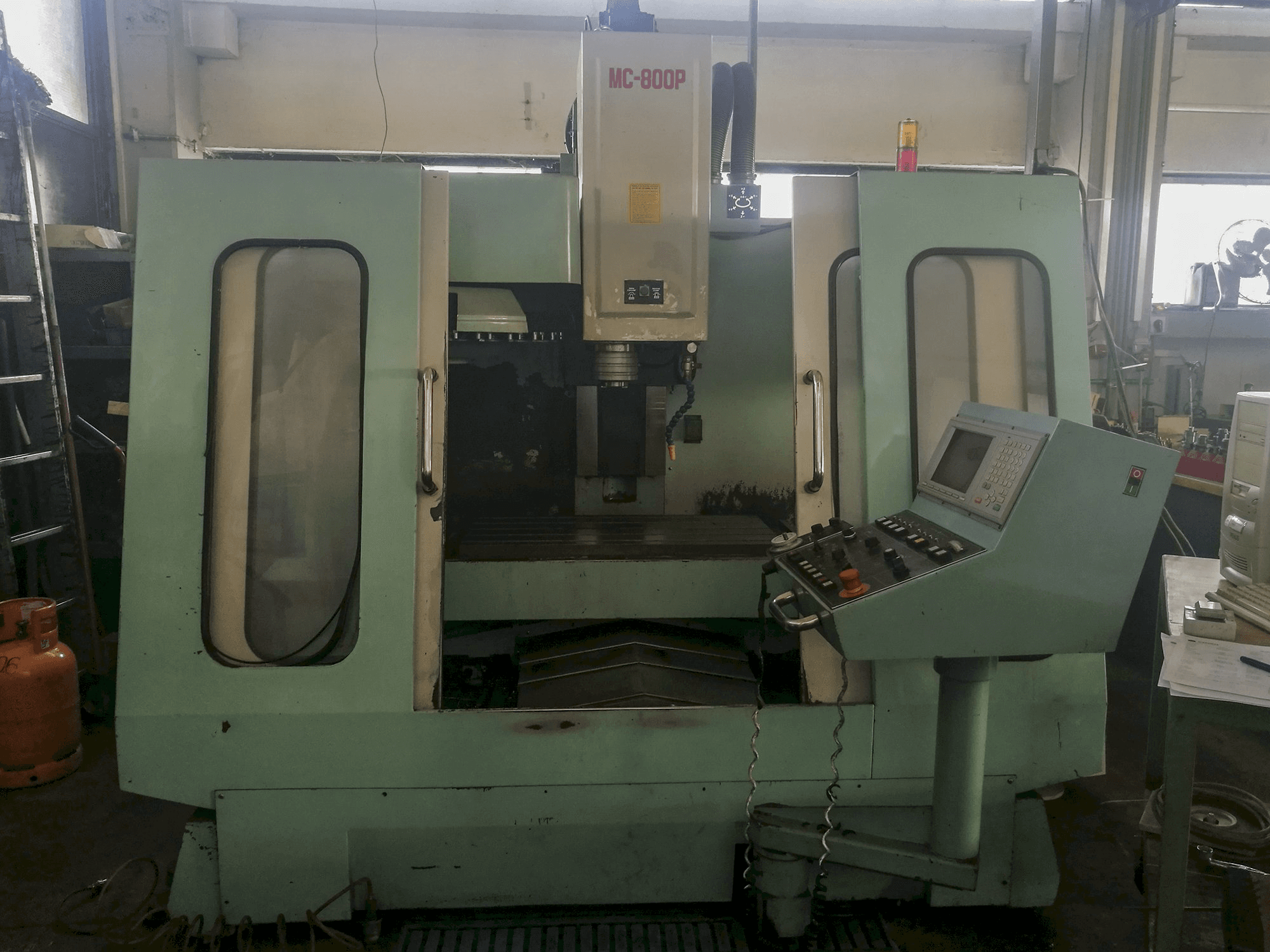 Front view of Eumach MC-800P Machine