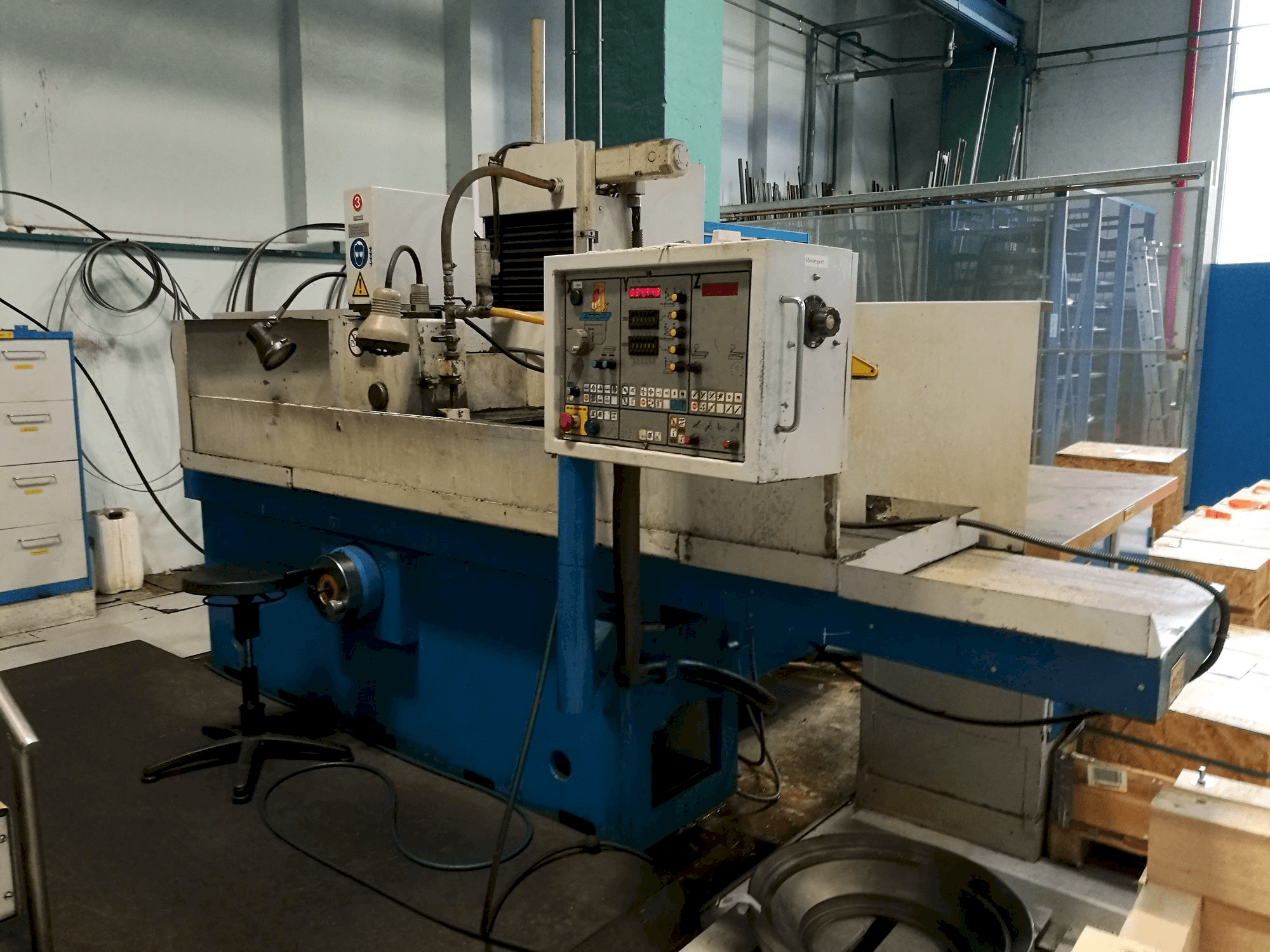 Front view of ELB Optimal 4 VA II machine