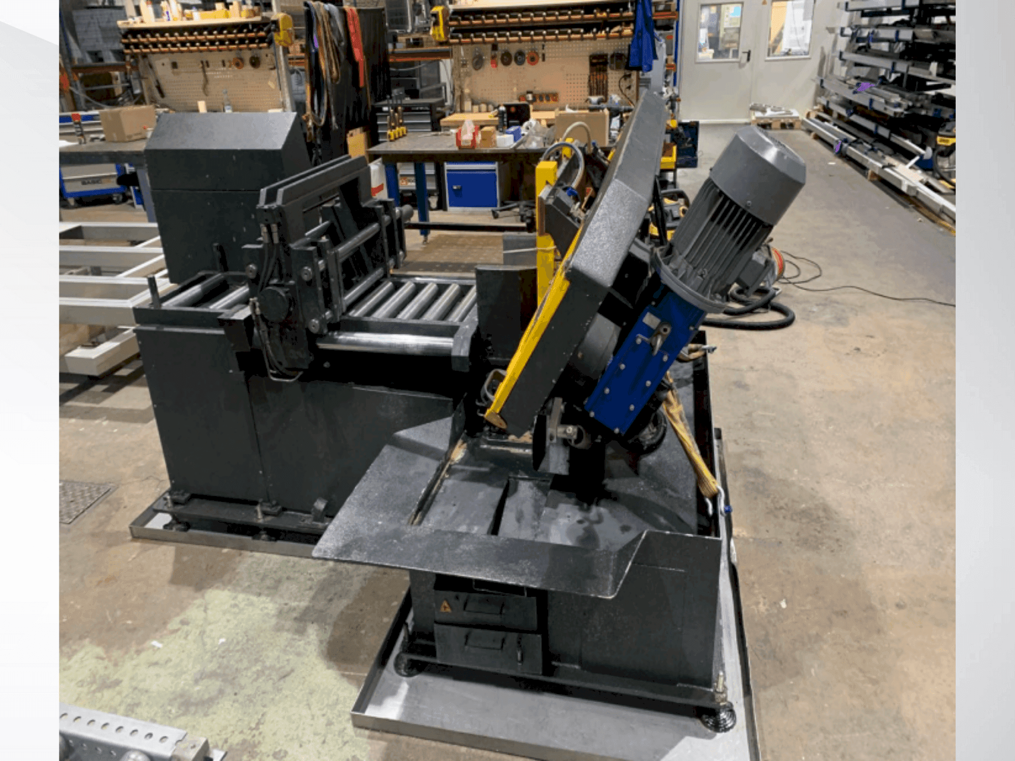 Front view of BEKA-MAK BMSO 320 GH machine