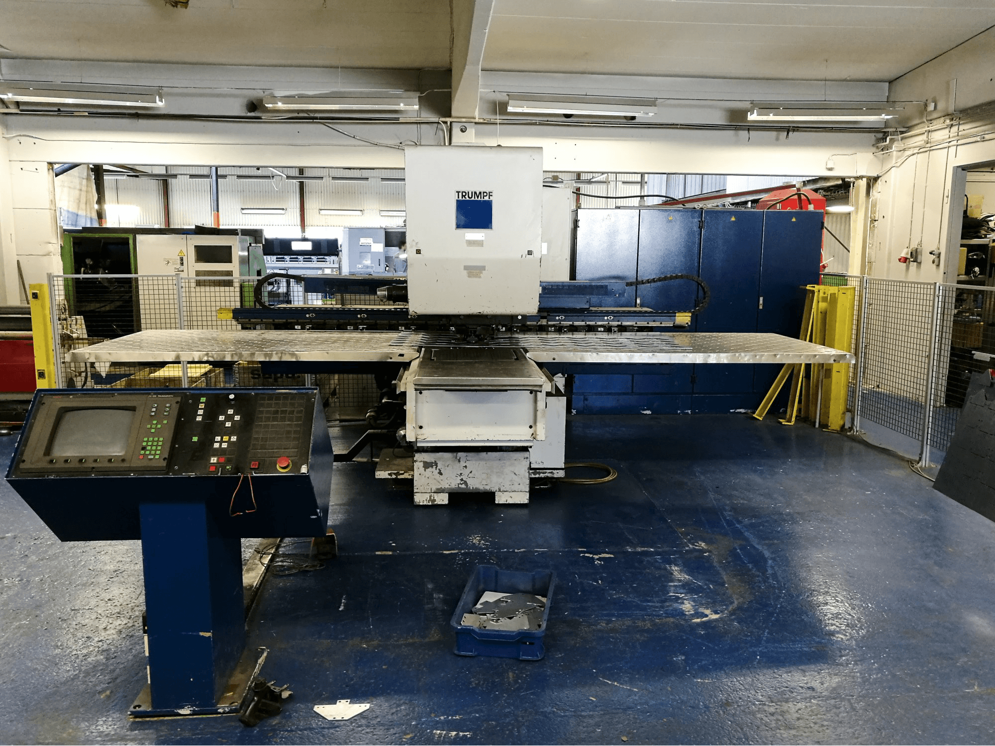 Right view of Trumpf Trumatic 260 Rotation Machine