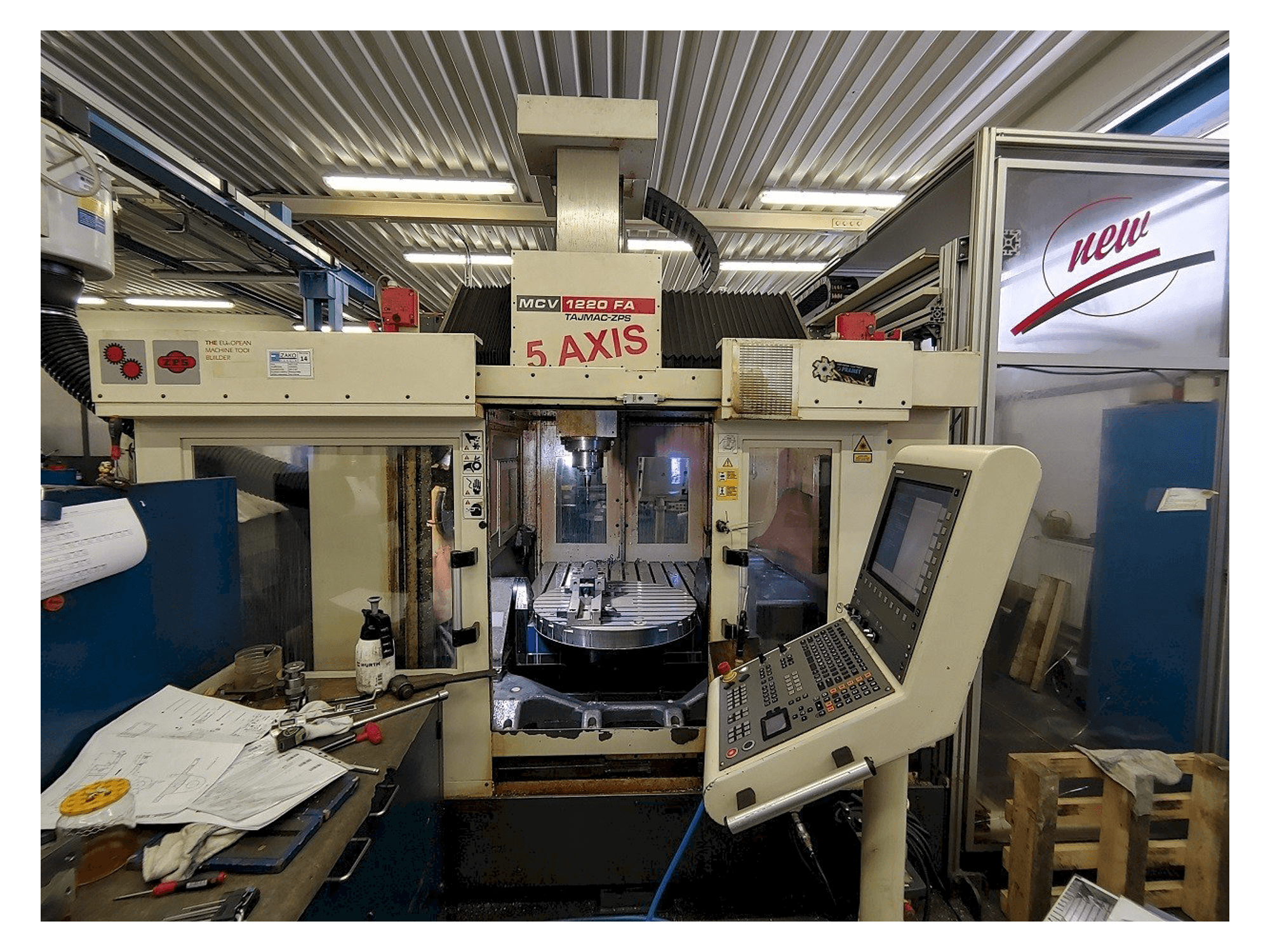 Front view of TAJMAC-ZPS MCV 1220 machine