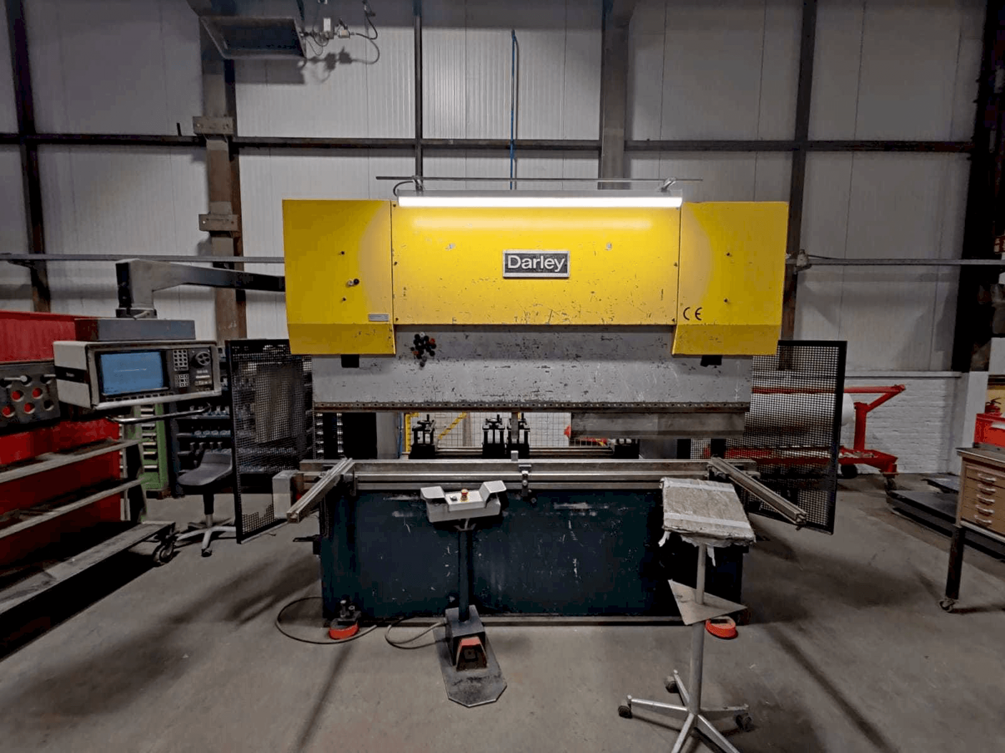 Front view of Darley EHP 80 25/20 machine