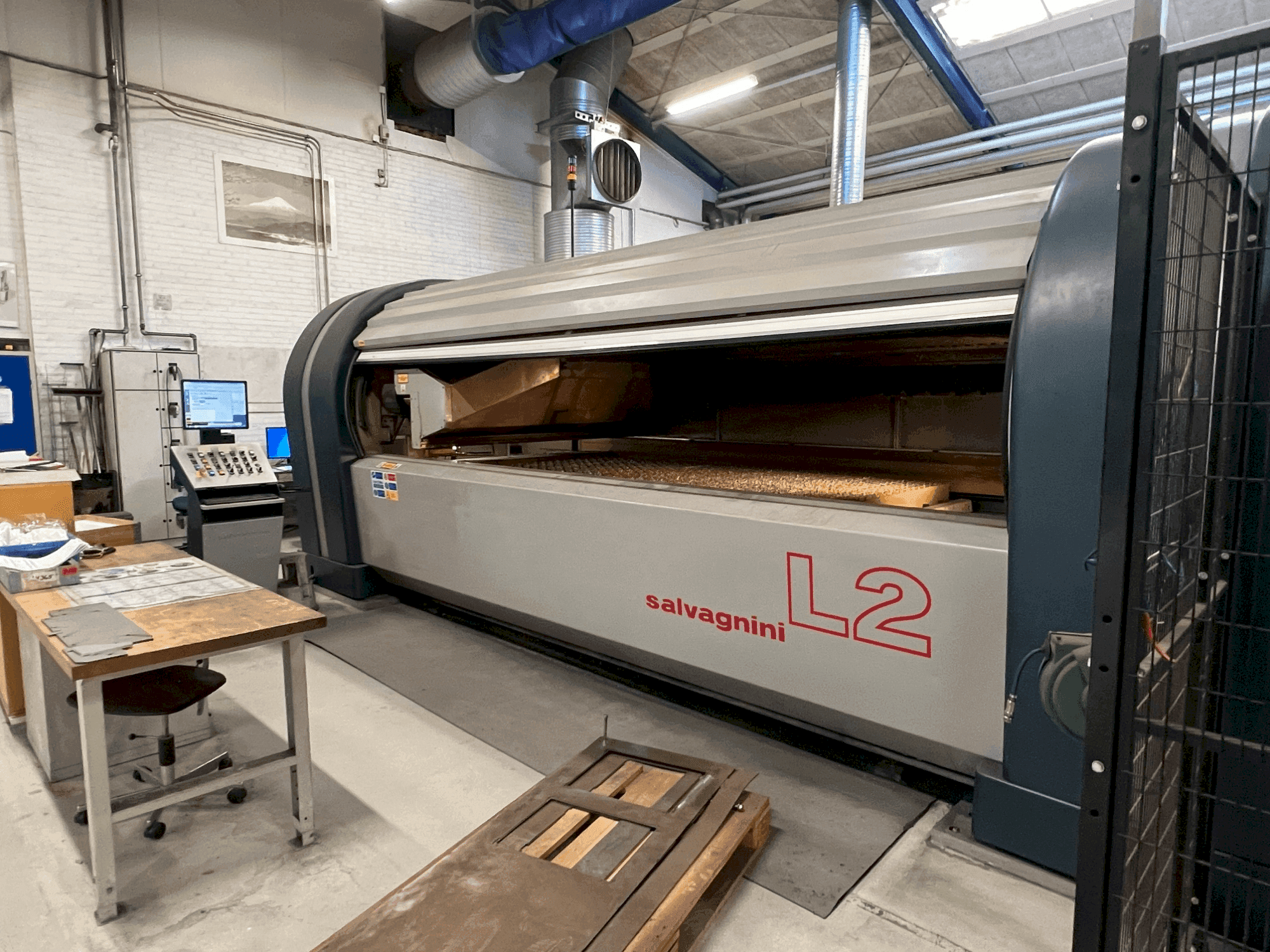 Front view of Salvagnini L2 Lightning machine