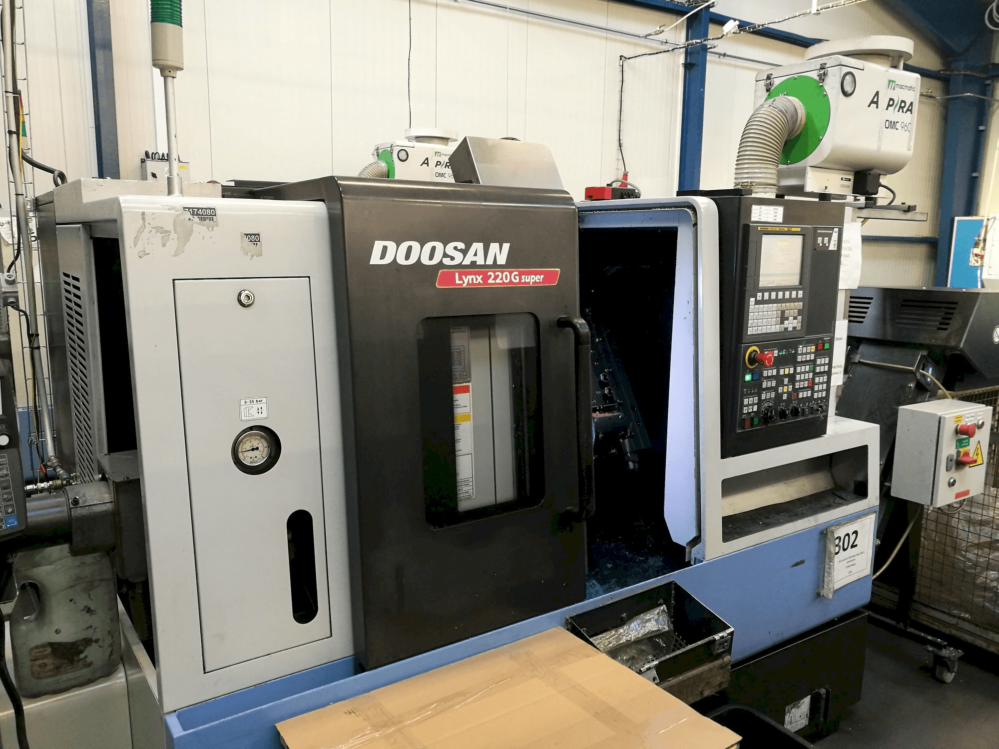 Front view of Doosan Lynx 220GA machine