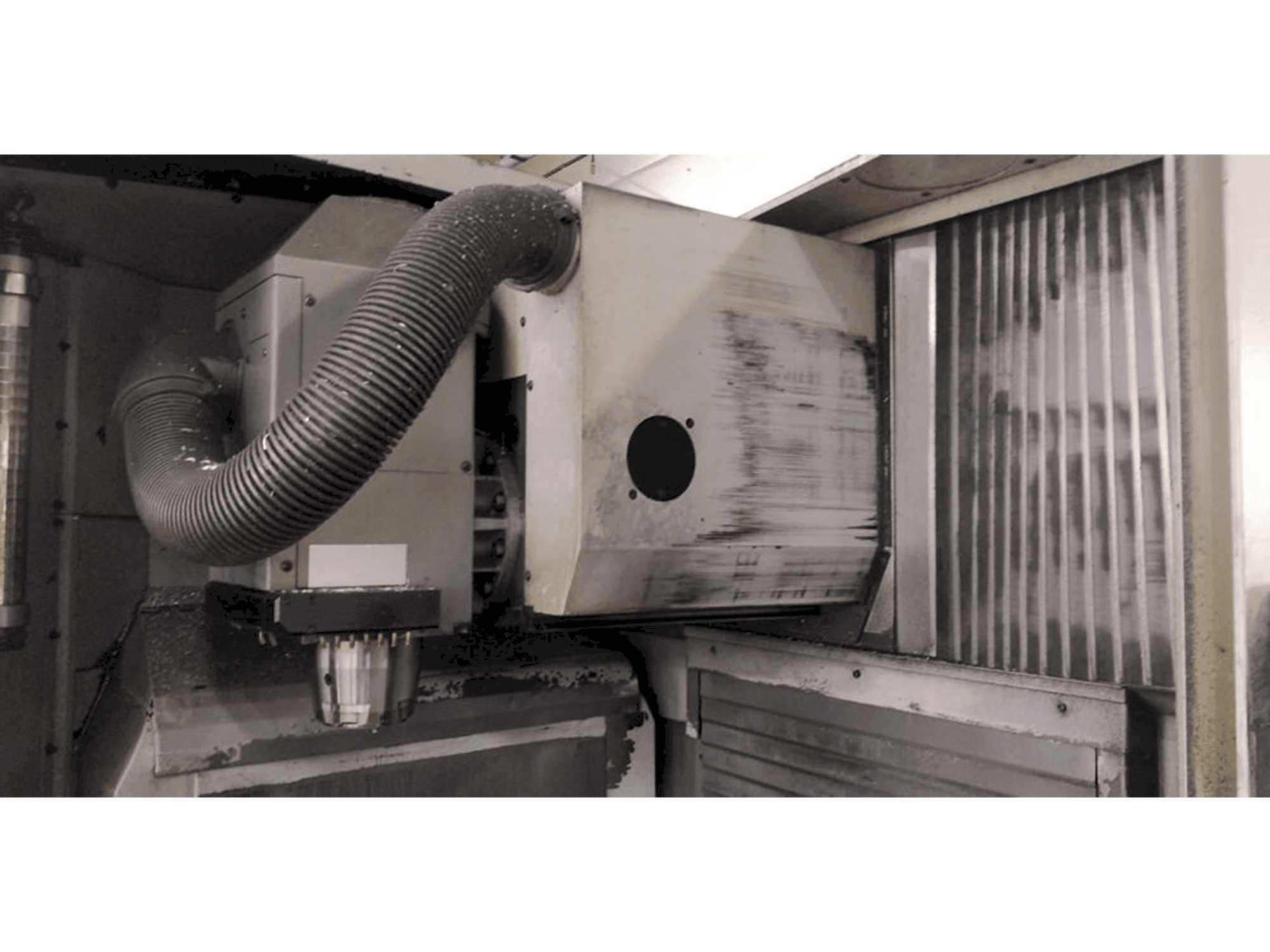 Front view of DECKEL MAHO (DMG) Type DMU 60 T machine