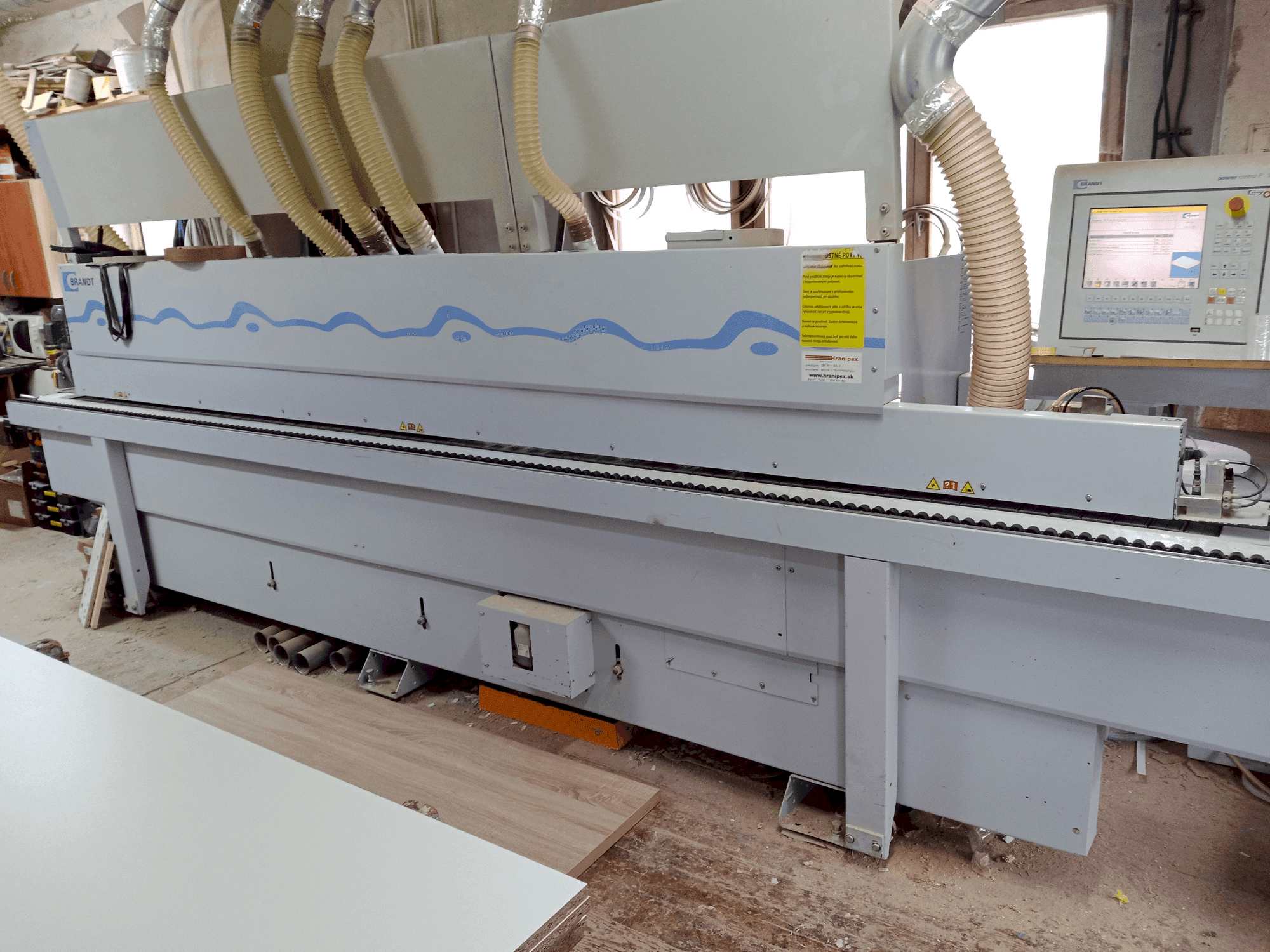 Front view of BRANDT Highflex 1440 machine